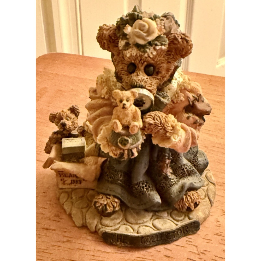 Boyds Bears & Friends Bearstone Collection "The Collector" Figure #227707 1996